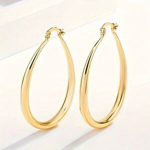 Elegant Gold Hoop Earrings